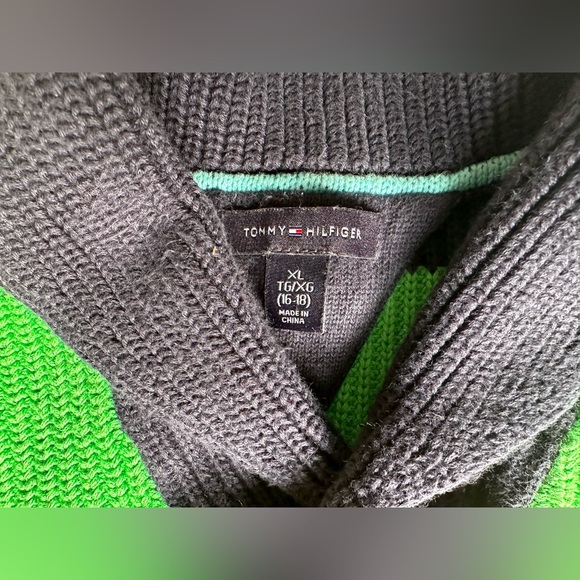 Rare Tommy Hilfiger Sweather - Picture 6 of 7